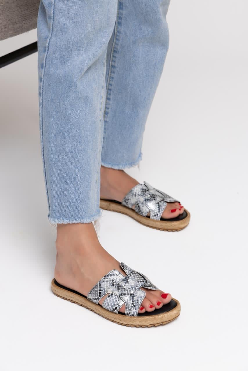 Snake Flats 998 - Black & White