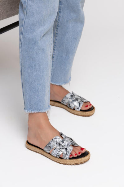 Snake Flats 998 - Black & White