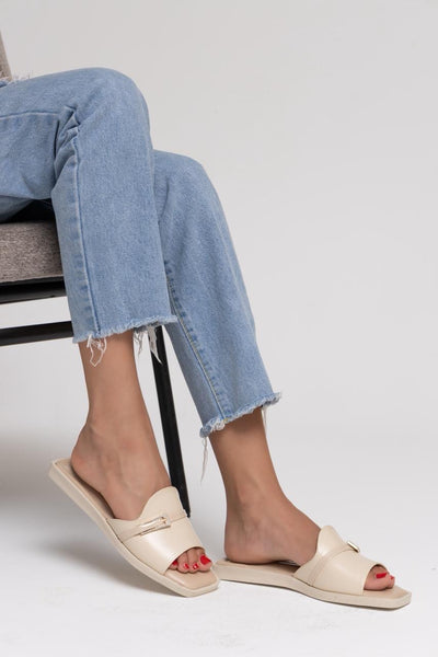 Buckle Flats 983
