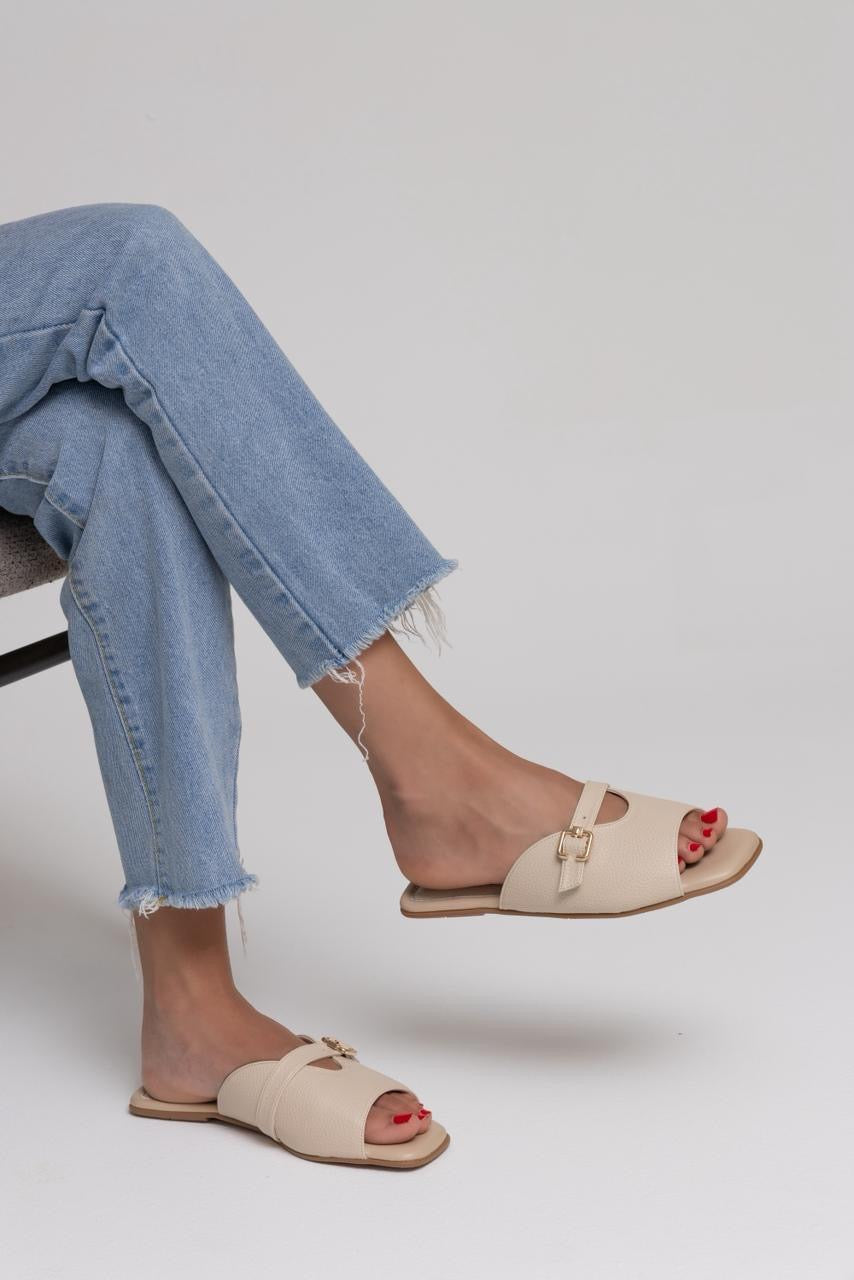 Buckle Flats 944