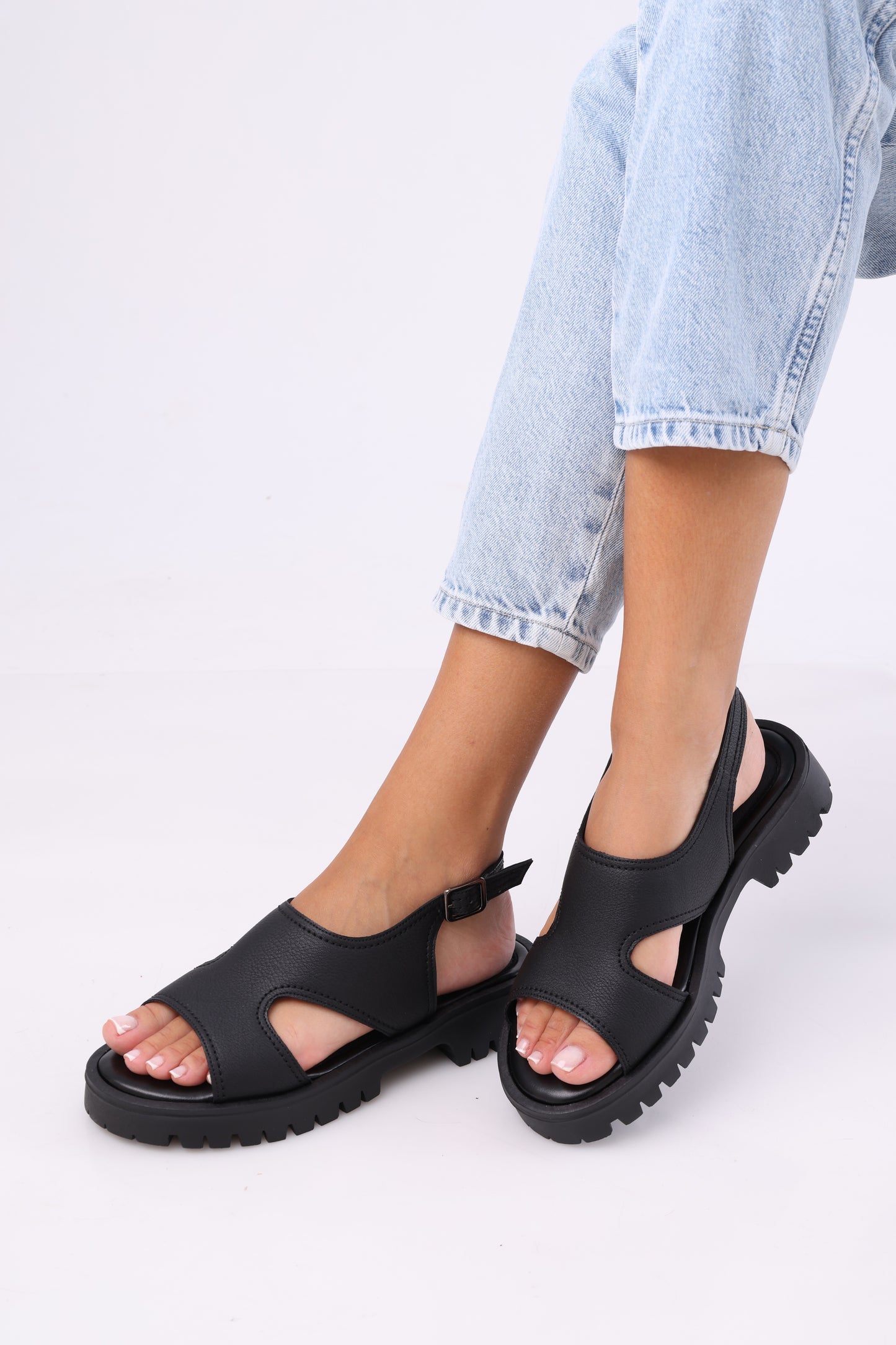 The Spicy Sandals - 940