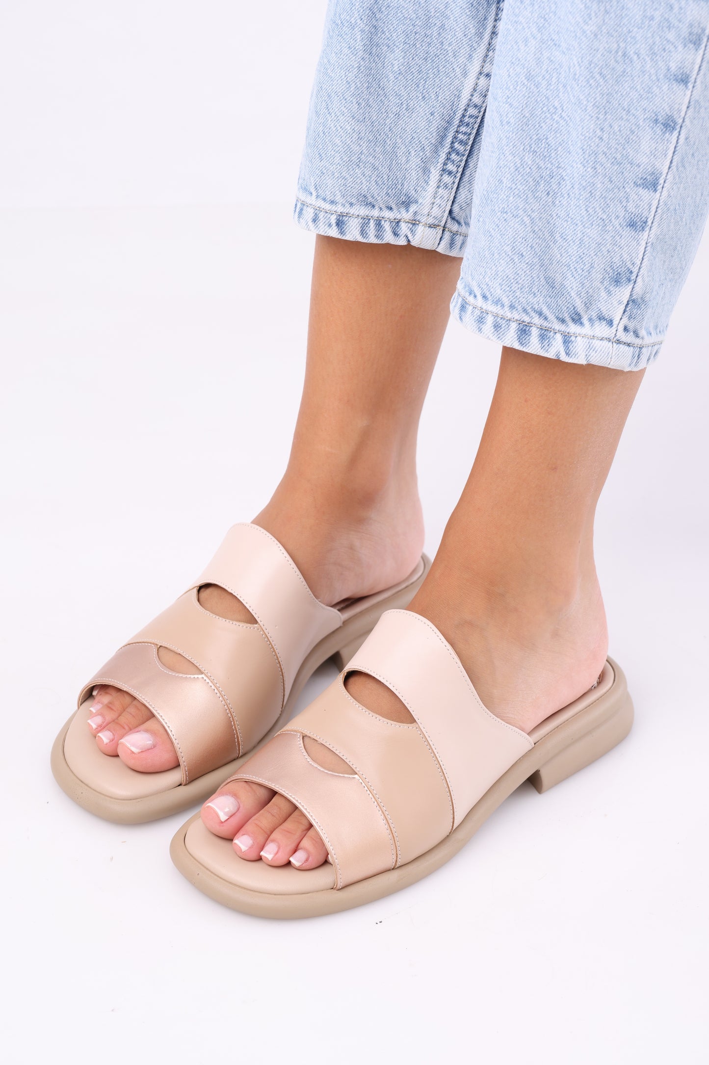 Solea Sandal -