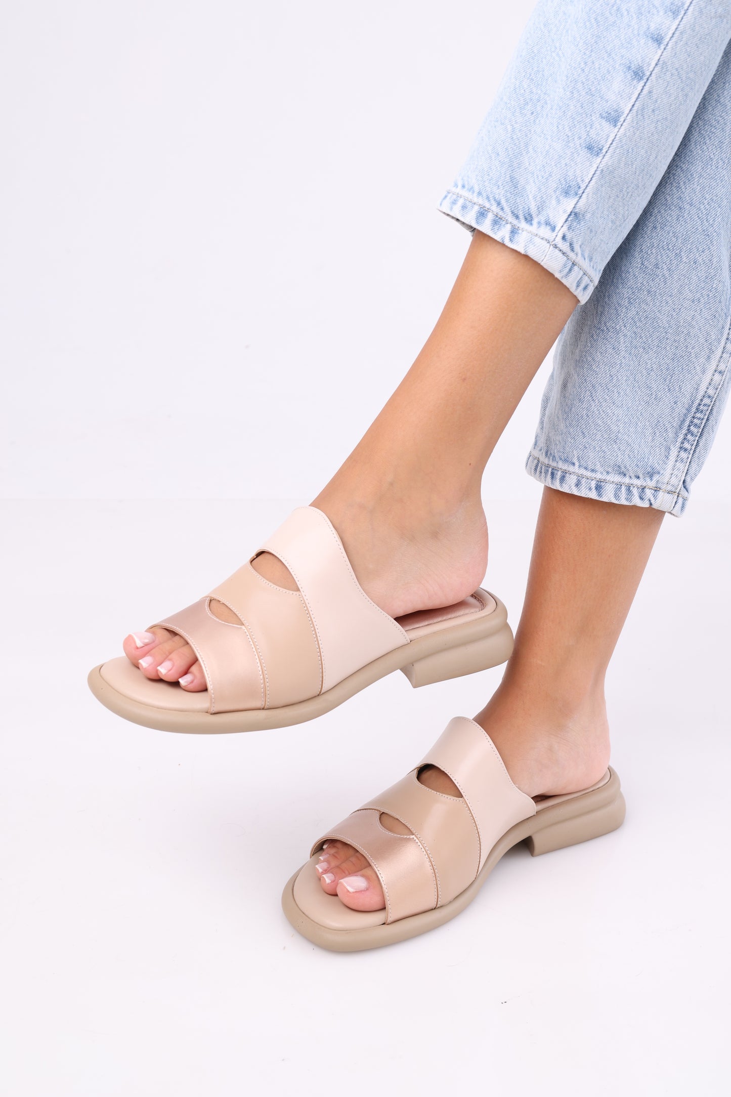 Solea Sandal -