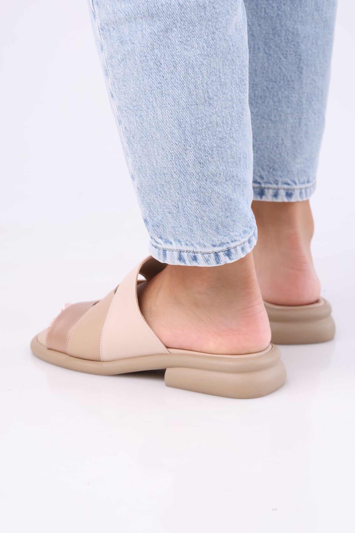 Solea Sandal -