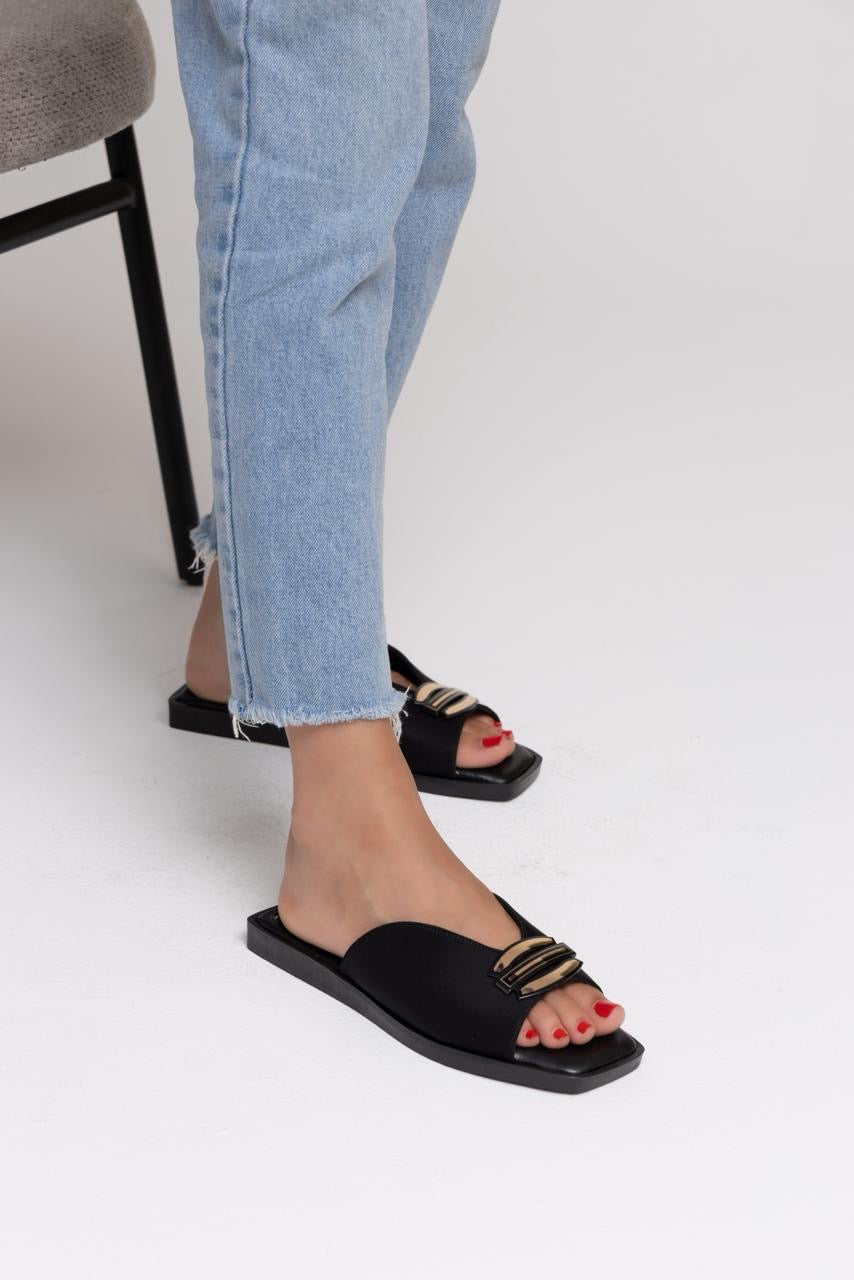 Flats 972 - Black