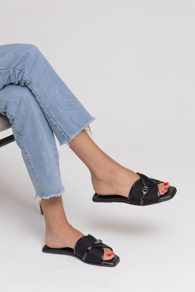 Flats 011 - Black